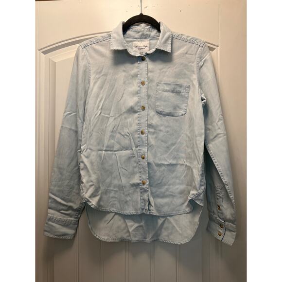 American Eagle Outfitters Women’s Hi-Low Chambray Button Down Shirt Size XS Blue - Picture 1 of 3